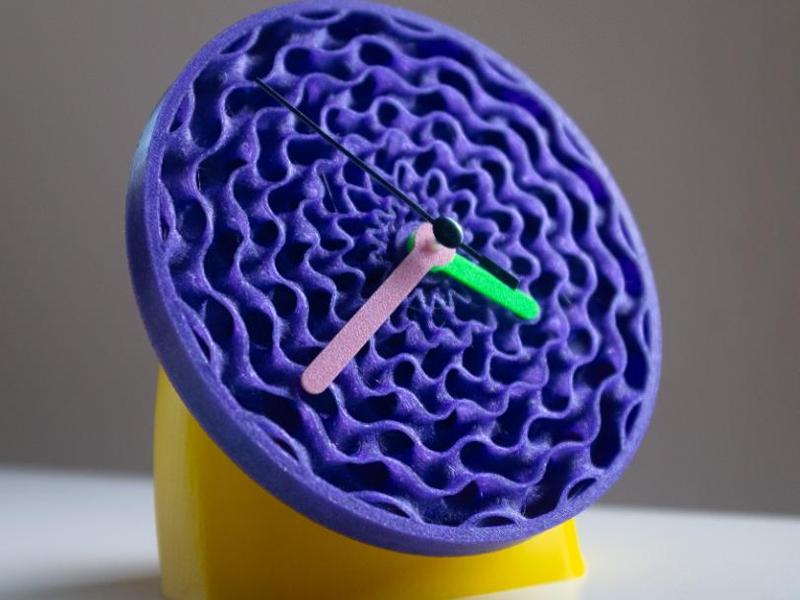 Tempo a Postmodernism Desk Clock