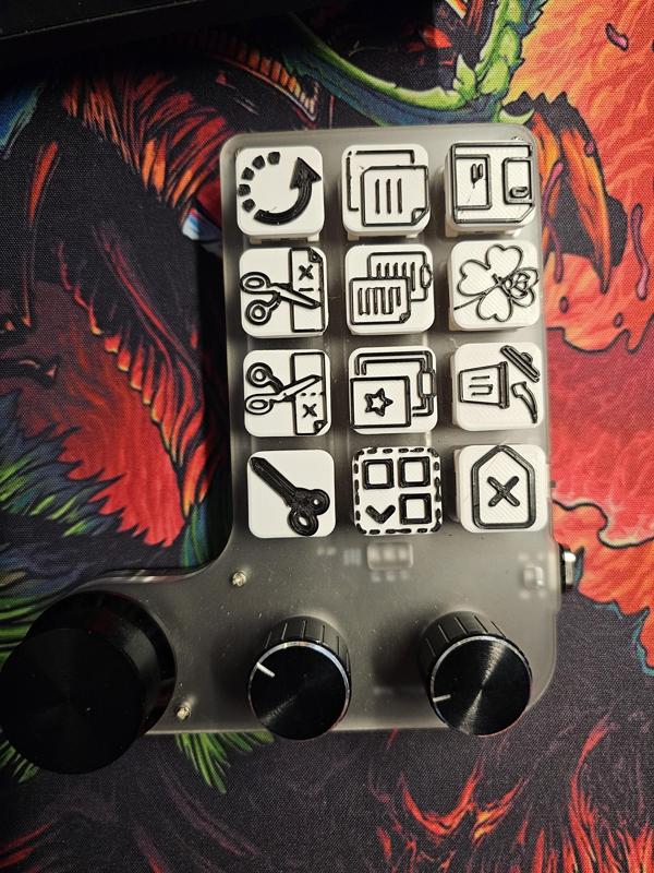 Low Profile Macro Keyboard Keycaps for Video Editing