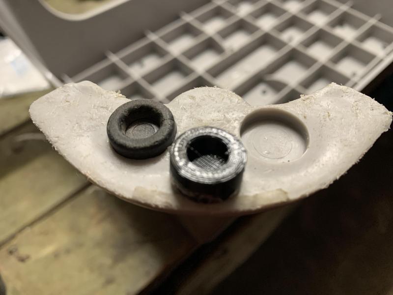 Gummipuffer Hocker / Trittstufe Fa. Brunner