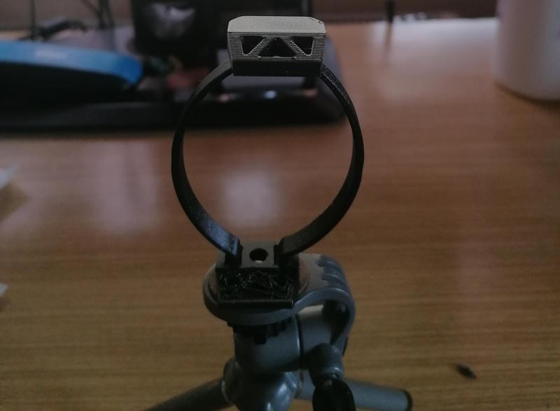 Mobil holder for any tripod with 1/4" photo-screw