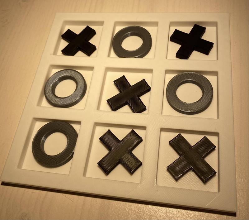 Tic tac toe board + circles and crosses