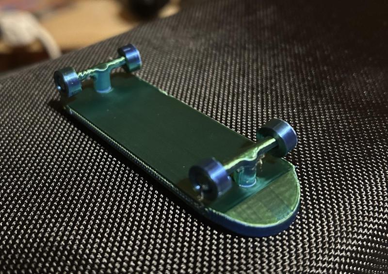 Print in Place Finger Skateboard With Moveable Wheels (Tech Deck)