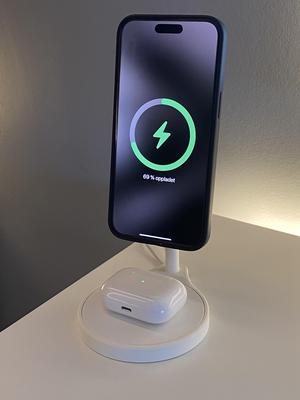 iPhone Magsafe and IKEA Livboj wireless charger stand