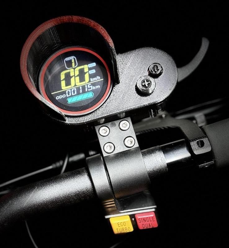 kryt a stínítko na displej e-koloběžky