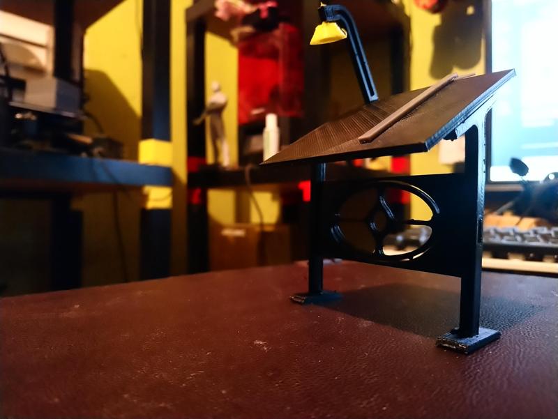 Miniature drawing table