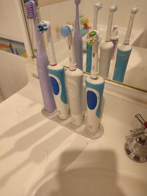 Minimalist Toothbrush holder