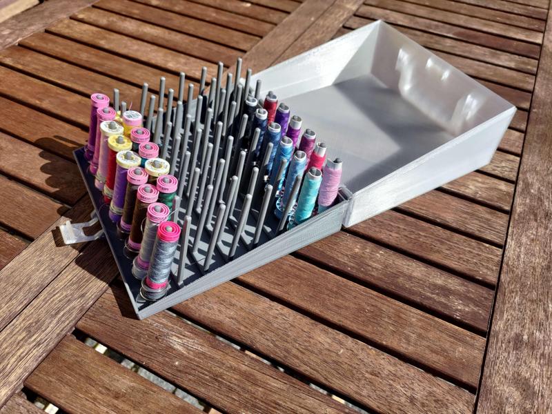 Krabička na nitě - Thread box