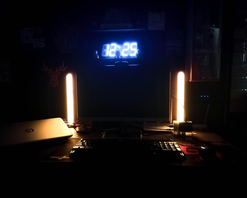 WiFi RGB Desk Lamp and Change Colors by Phone