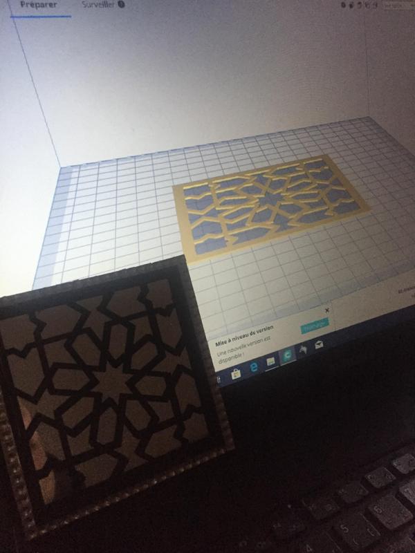 Oriental design for mirror