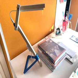 Desk lamp