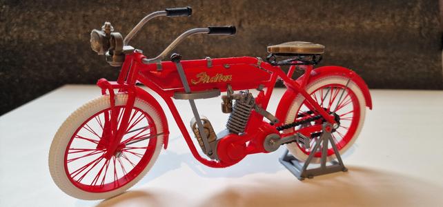 Indian motorcycle single cilinder 1910 designer Ed van der Heijden