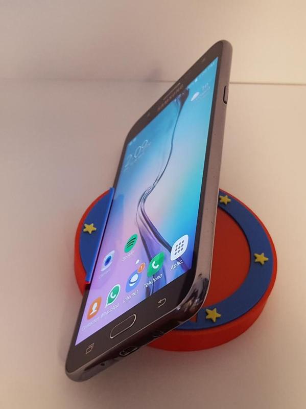 Soporte Celular con escudo de Mujer Maravilla