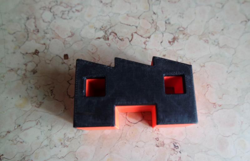 Smiling Factory totem_01