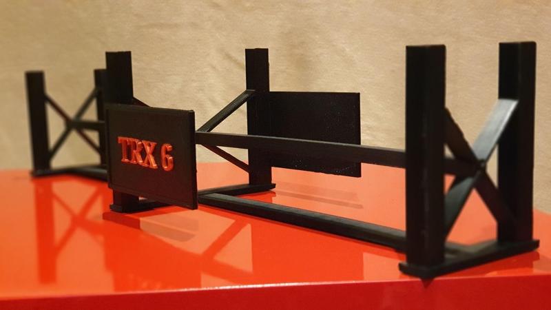 Traxxas TRX6  stand (updated to print 200x200)