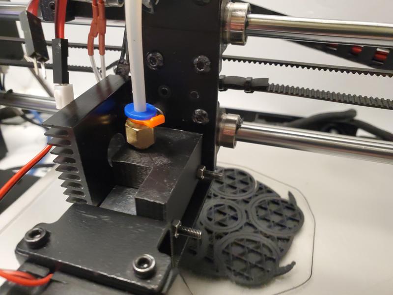 Wanhao Duplicator I3 (MK10) bowden attachment