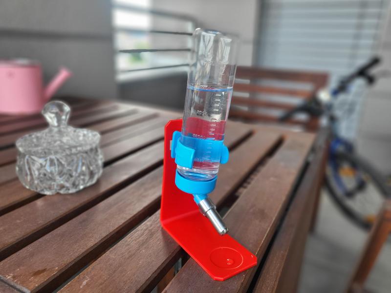 Hamster water tank stand