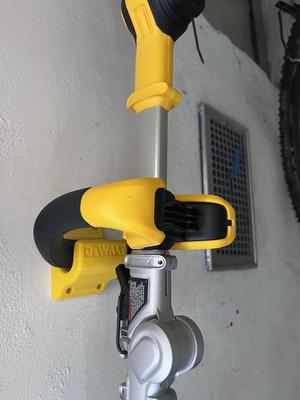 zavěšení strunovky DeWalt DCMST561