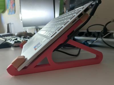 Anti slip/scratch pad and covers for laptop stand
