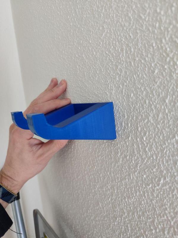 wall bracket for clothesline