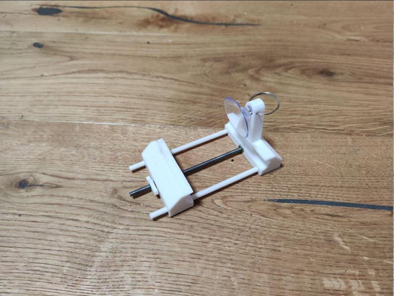 Phone repairing clamp