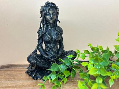 Tree girl