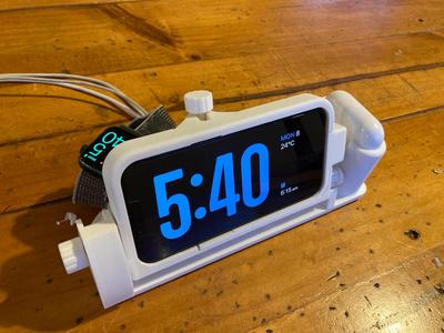 USB-C iPhone + accessories horizontal charger