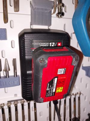 Einhell 12 V Powercharger @ IKEA Skadis