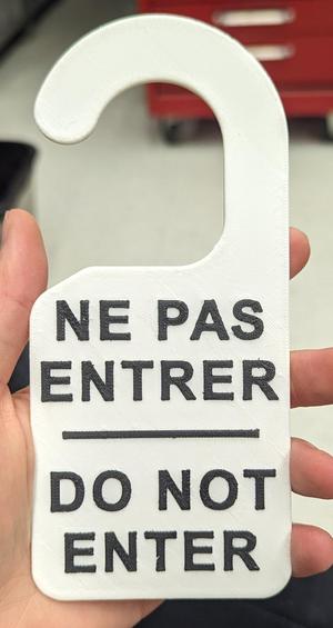 door handle sign : Ne pas entrer / Do not enter
