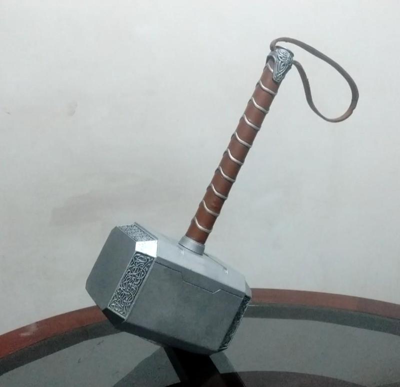 Mjolnir accurate to Thor Ragnarok and Endgame