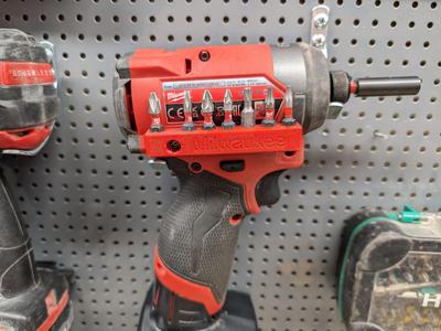 Milwaukee M12 FID2 bit holder