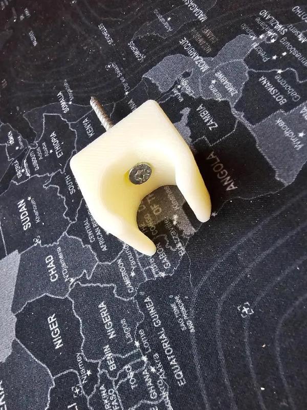 Tricoflex 1/2" garden hose holder - single hole   