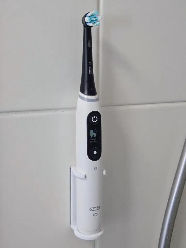 Oral B iO Series Toothbrush Wall Mount   