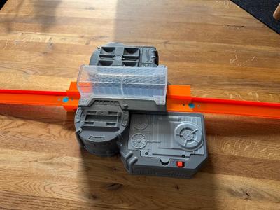 Hot Wheels Monster Truck Scorpion Booster to normal track adapter   