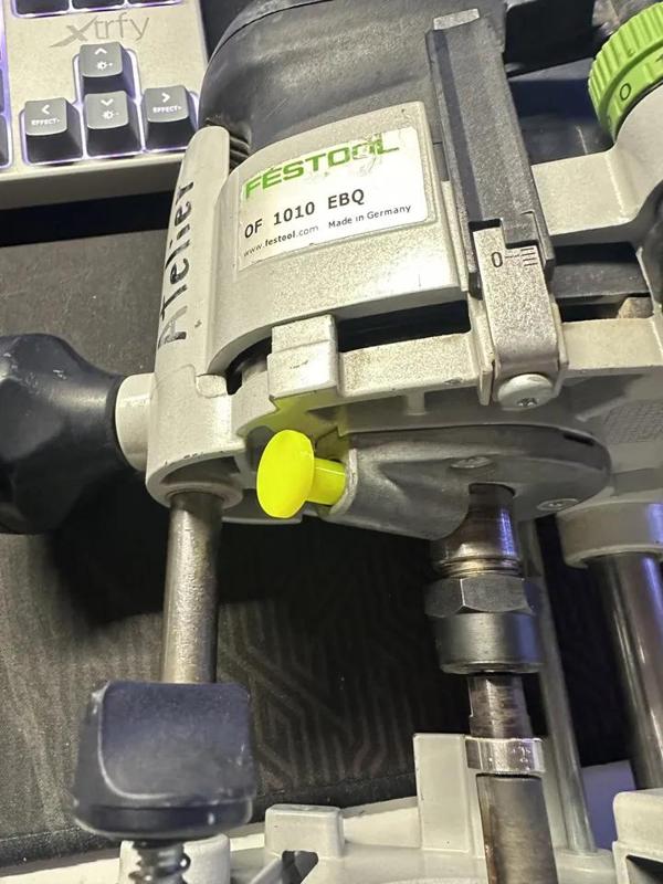 Festool OF 1010 EBQ axis lock button   