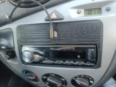Ford Focus MK1 radio frame   