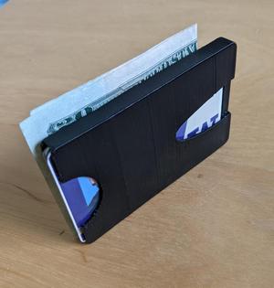 Minimal flexible wallet and money clip