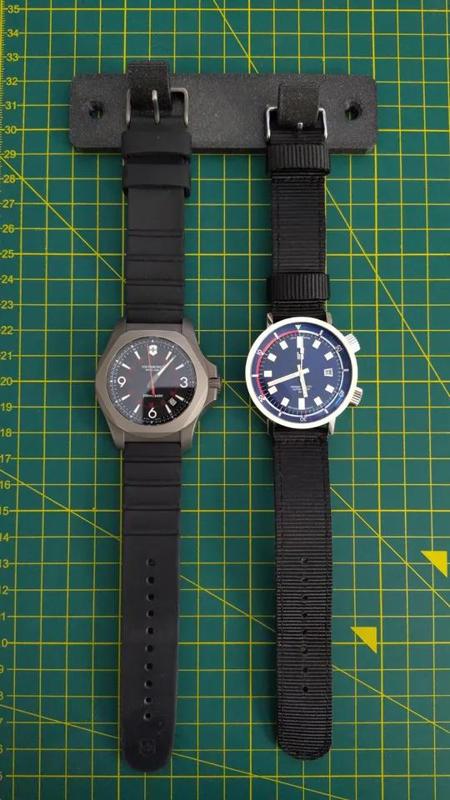 Watches holder plate   