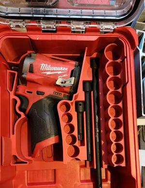 Milwaukee impact and sockets insert v2   