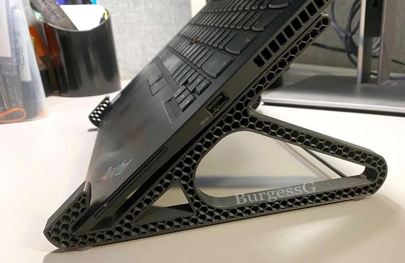 UPDATE - Vertical Laptop Stand / Take 4!   