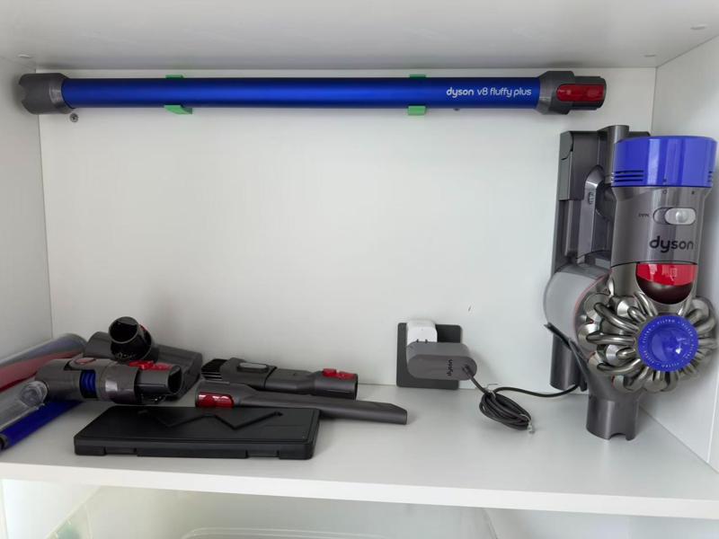 Dyson vacuum cleaner clip