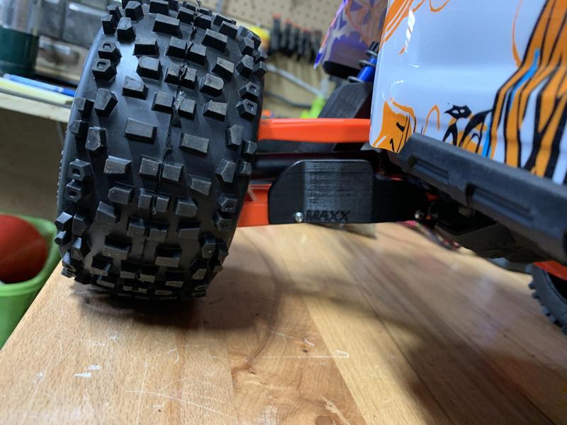 Traxxas Wide MaxxV1 Mudguard