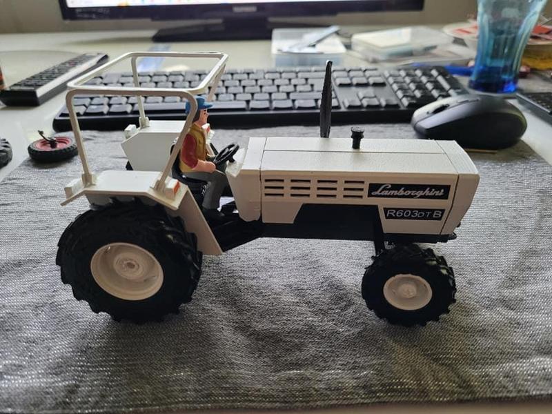 Tractor Lamborghini R603DT B suitable for LGB / G gauge