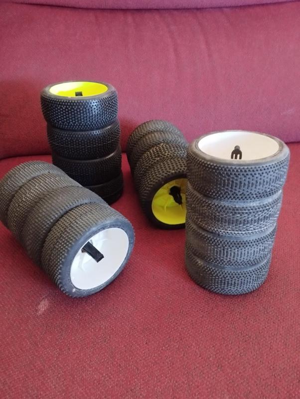 RC wheel organizer stick