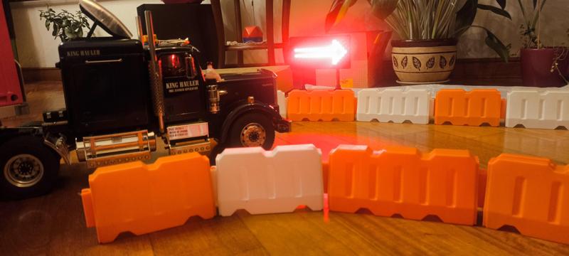 Plastic traffic barrier dummy RC 1/14 1/10