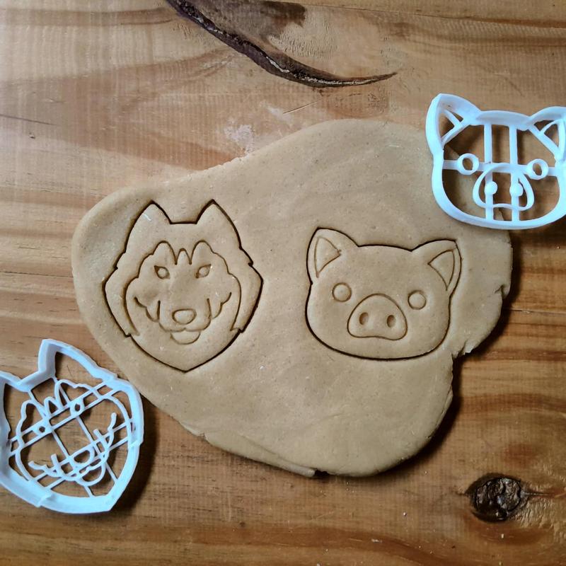x2 Wolf and Piggie - cookie cutter, dough - children tales, bedtime