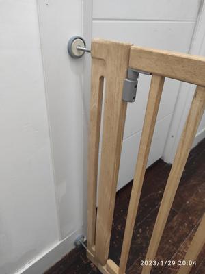 wall attachment for baby gate with screw