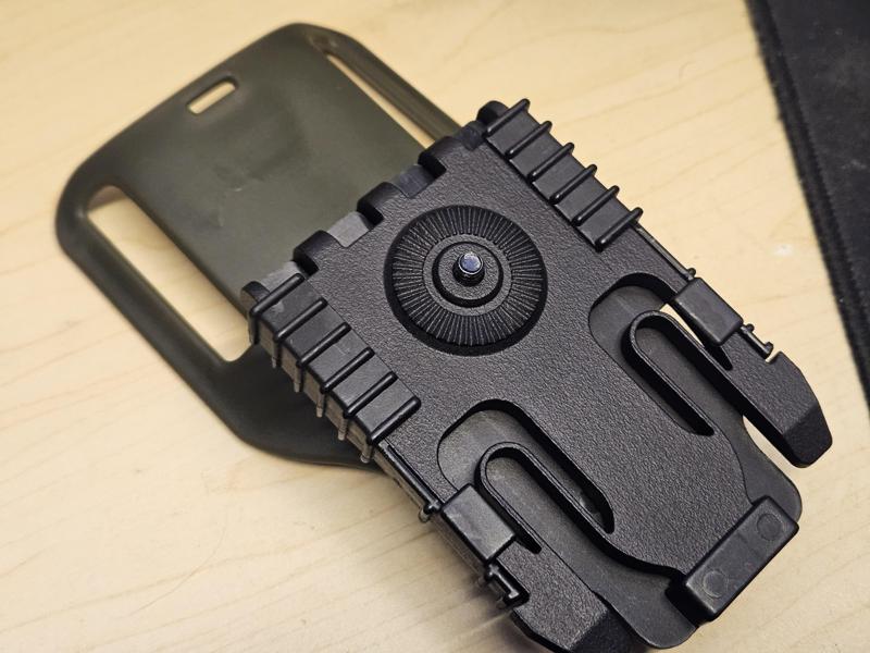 Safariland QLS plate with Amomax Holster Mount