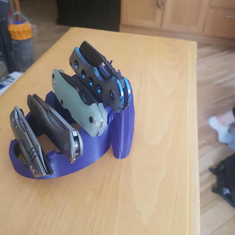 Narwhal knife holder