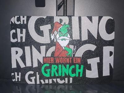 Lustiges Schild: Hier wohnt ein Grinch
