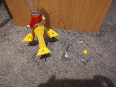 Bottle rocket - Nozzle Cap and Stand (experimental, over-engineered)
